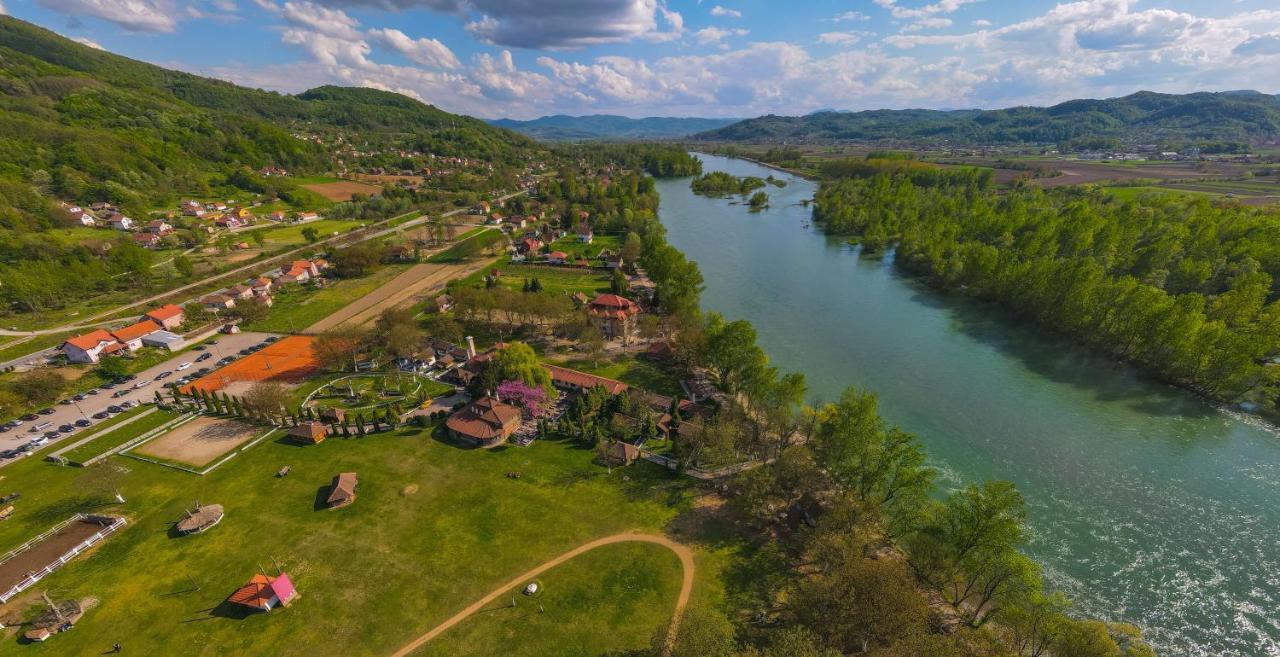 B&B Etno Village Suncana Reka Banja Koviljača Esterno foto