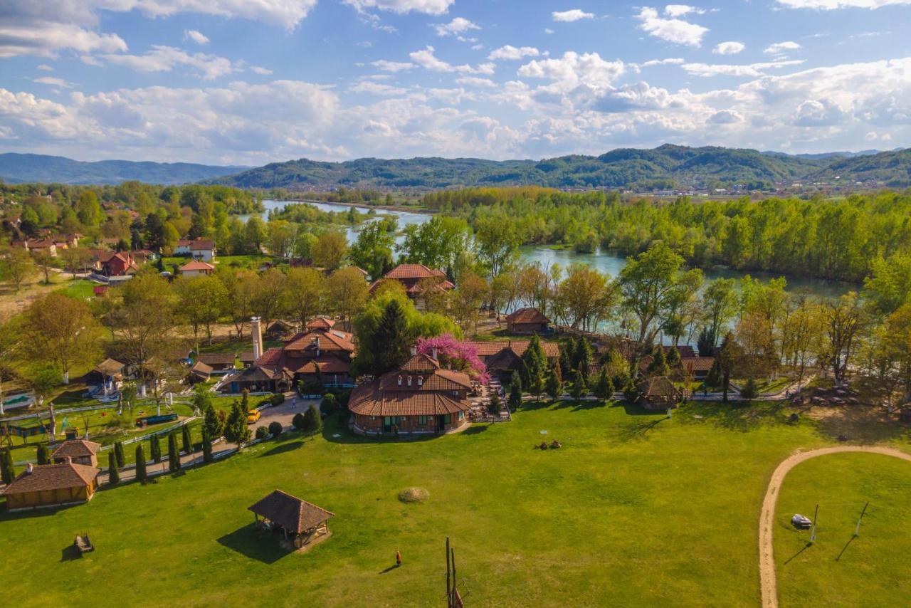 B&B Etno Village Suncana Reka Banja Koviljača Esterno foto