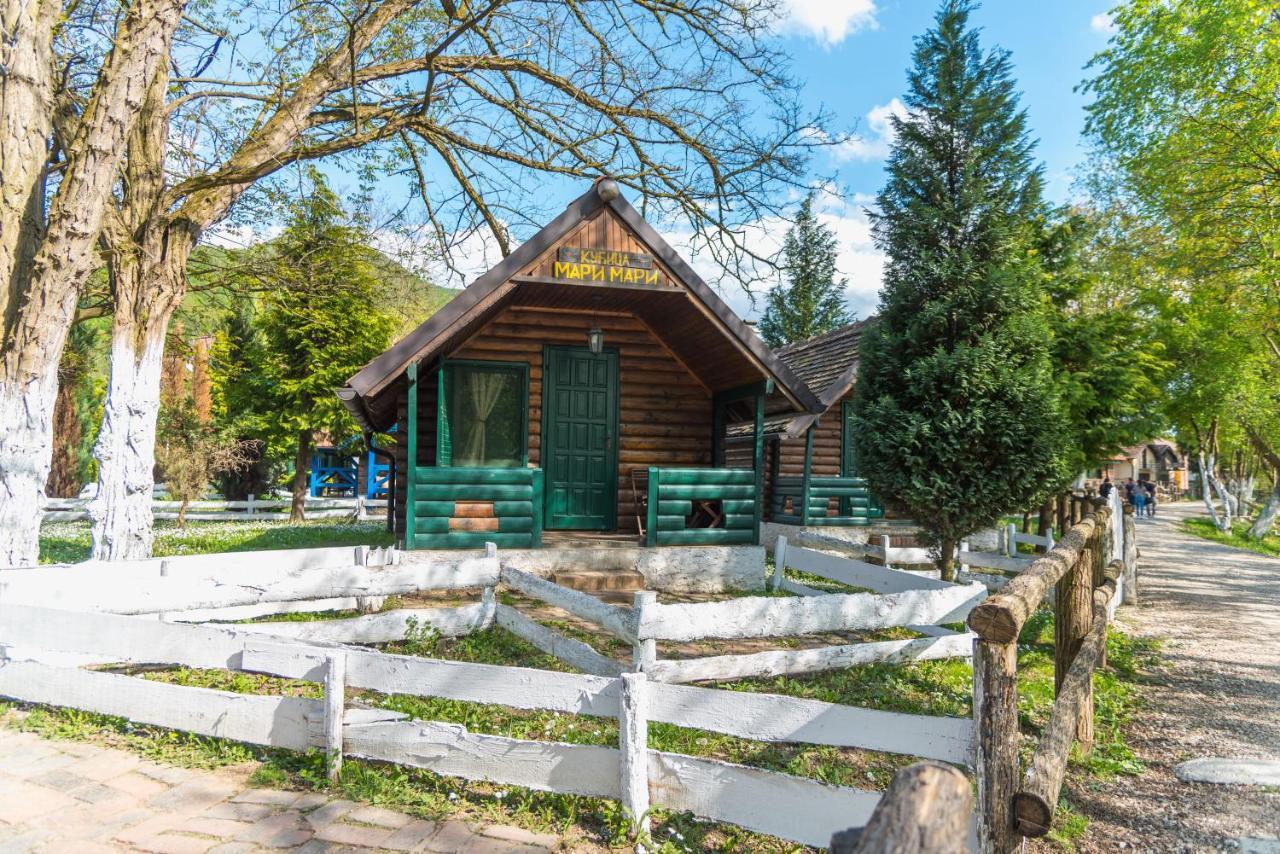 B&B Etno Village Suncana Reka Banja Koviljača Esterno foto