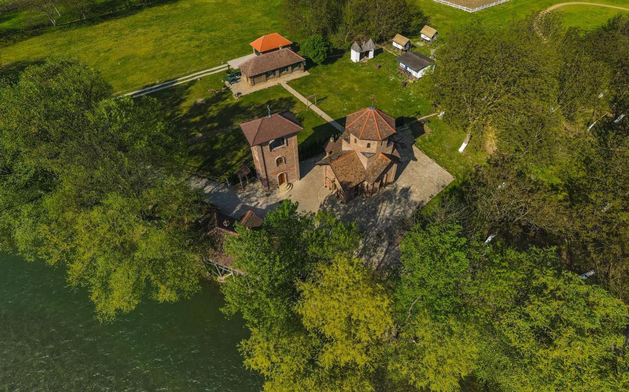 B&B Etno Village Suncana Reka Banja Koviljača Esterno foto
