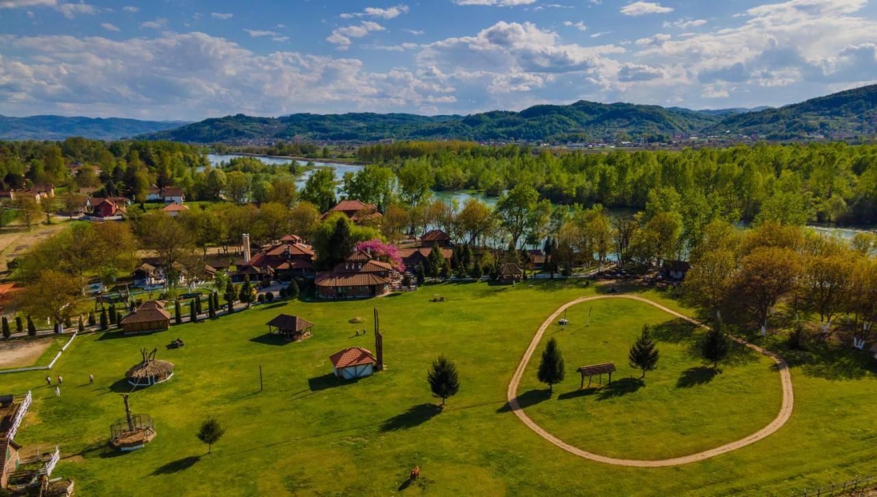 B&B Etno Village Suncana Reka Banja Koviljača Esterno foto