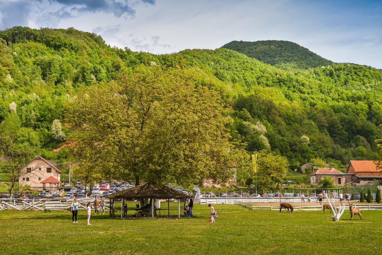 B&B Etno Village Suncana Reka Banja Koviljača Esterno foto